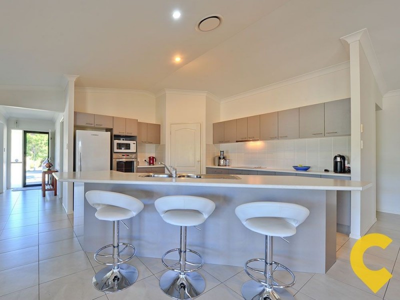 5 Sylvateere Crescent, Wakerley QLD 4154