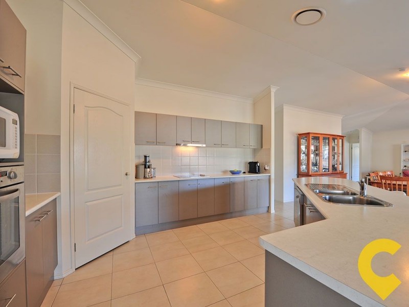 5 Sylvateere Crescent, Wakerley QLD 4154