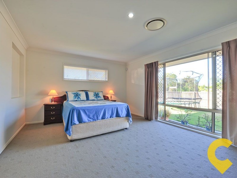 5 Sylvateere Crescent, Wakerley QLD 4154