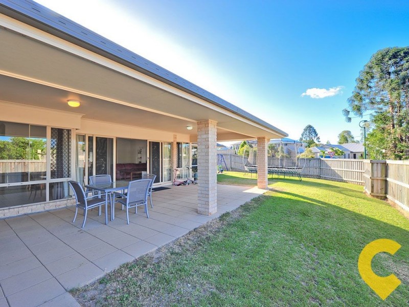 5 Sylvateere Crescent, Wakerley QLD 4154