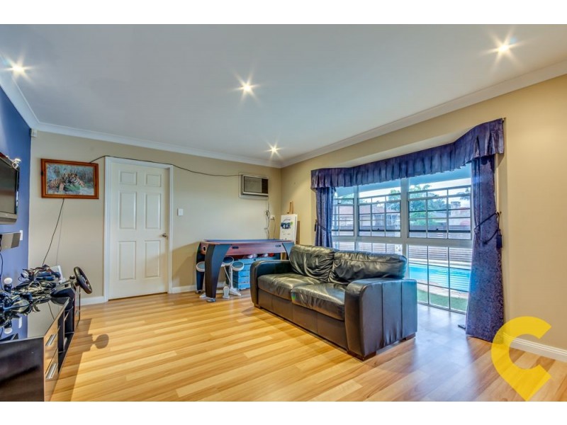 74 Blue Grass Crescent, Eight Mile Plains QLD 4113