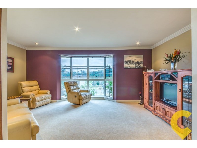 74 Blue Grass Crescent, Eight Mile Plains QLD 4113