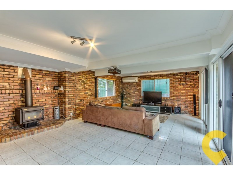 74 Blue Grass Crescent, Eight Mile Plains QLD 4113