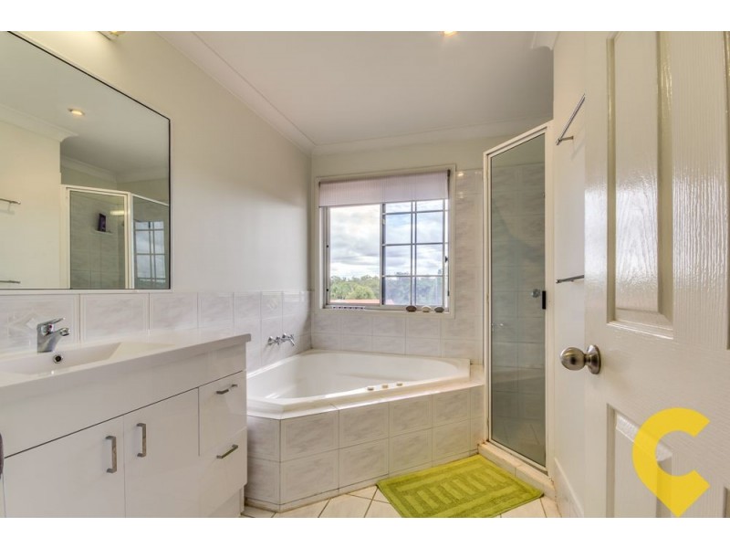 74 Blue Grass Crescent, Eight Mile Plains QLD 4113