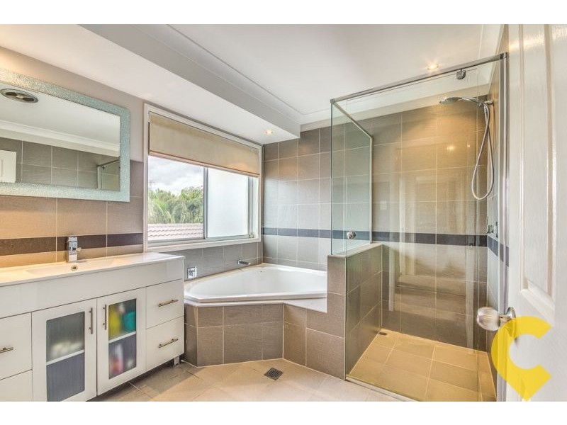 74 Blue Grass Crescent, Eight Mile Plains QLD 4113