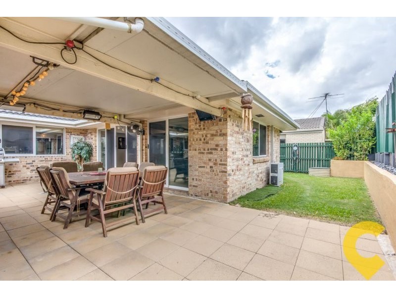 74 Blue Grass Crescent, Eight Mile Plains QLD 4113