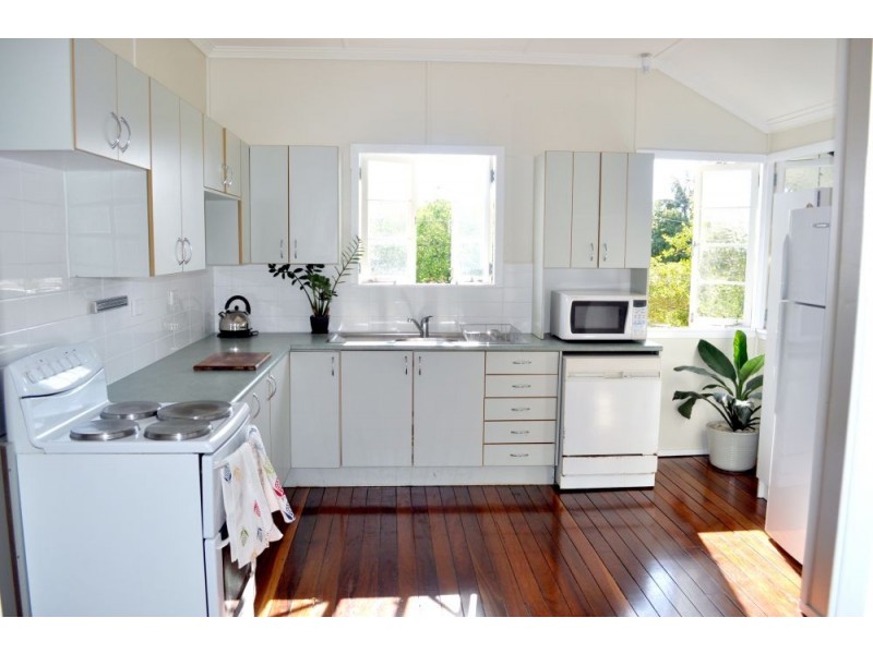 4 Thirteenth Avenue, Kedron QLD 4031