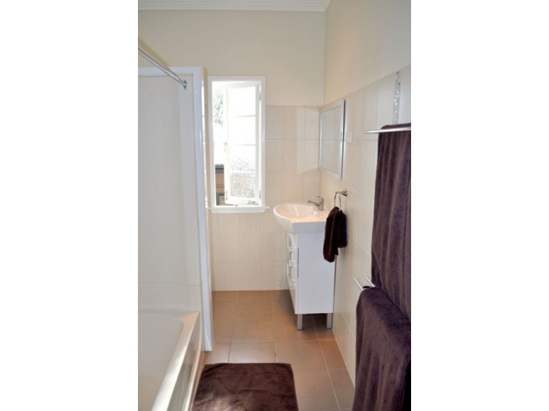 4 Thirteenth Avenue, Kedron QLD 4031