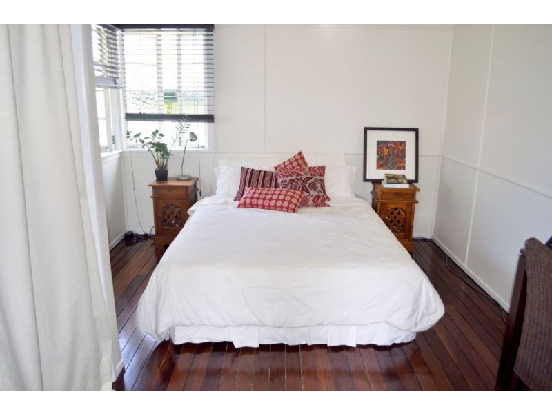 4 Thirteenth Avenue, Kedron QLD 4031