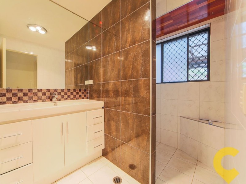 2/15 Stephenson Street, Labrador QLD 4215