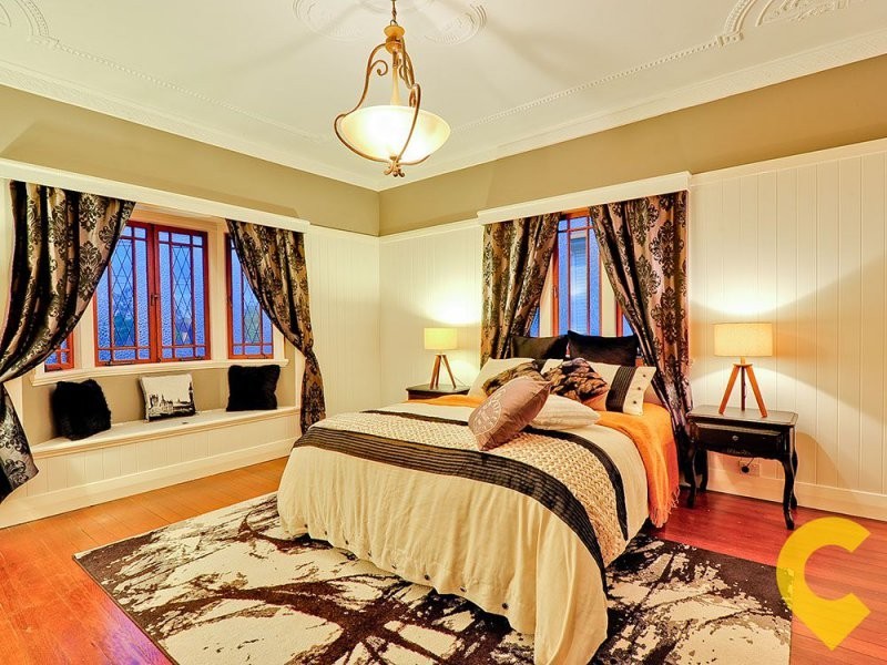 9 Kurts Street, Holland Park West QLD 4121