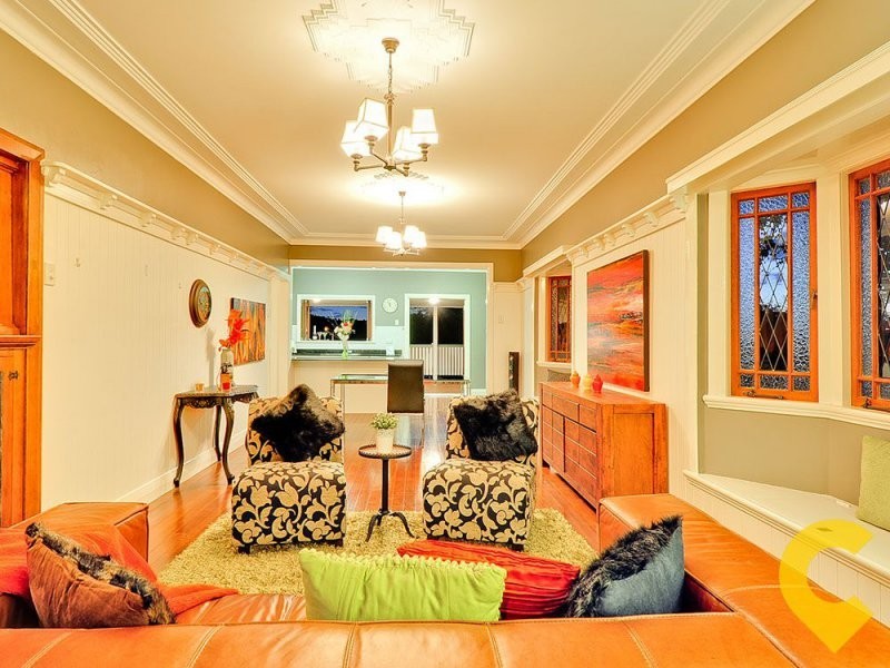 9 Kurts Street, Holland Park West QLD 4121