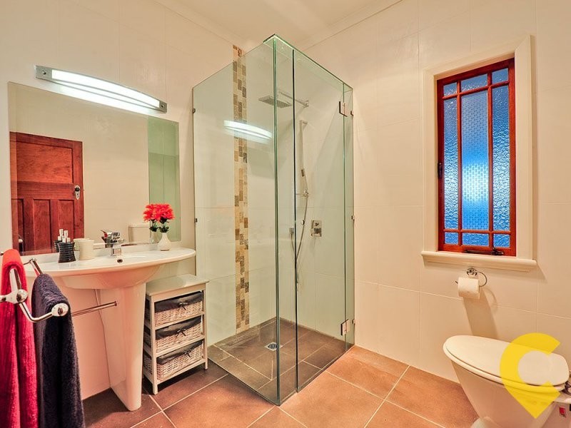 9 Kurts Street, Holland Park West QLD 4121