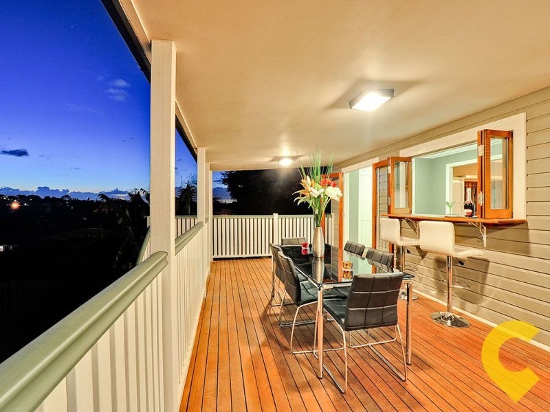 9 Kurts Street, Holland Park West QLD 4121