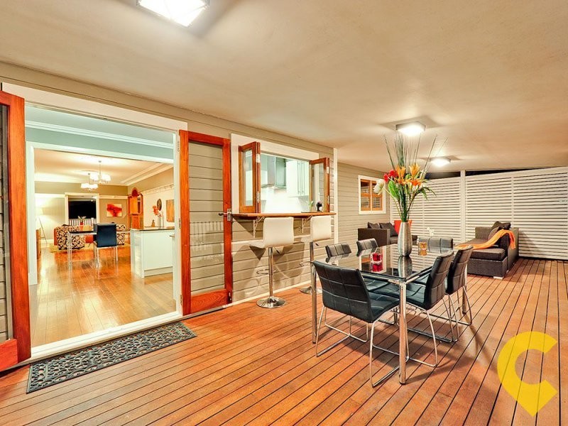 9 Kurts Street, Holland Park West QLD 4121