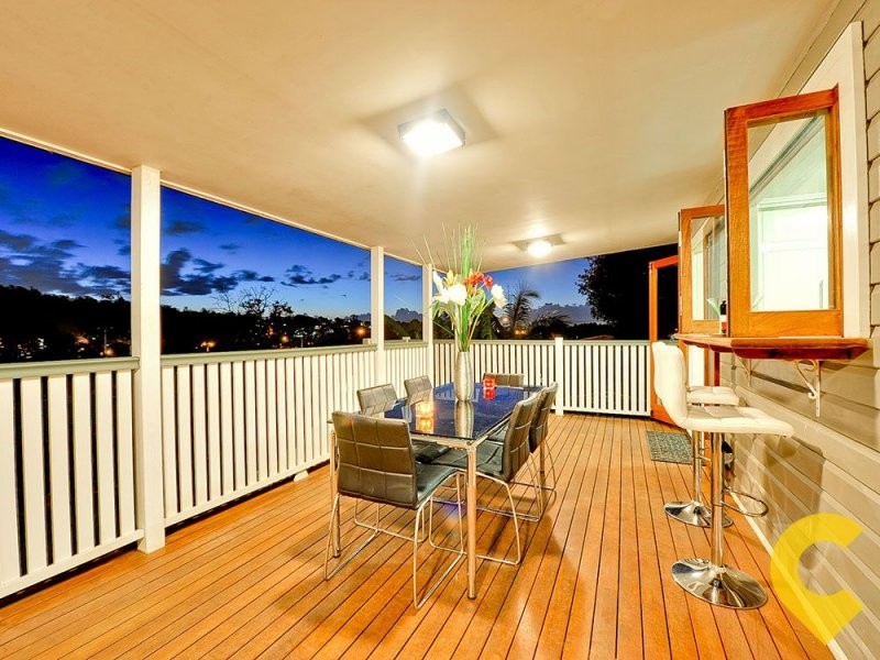 9 Kurts Street, Holland Park West QLD 4121