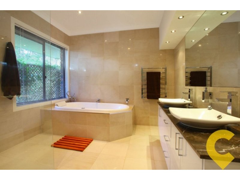 1070 Tamborine-Oxenford Road, Wongawallan QLD 4210