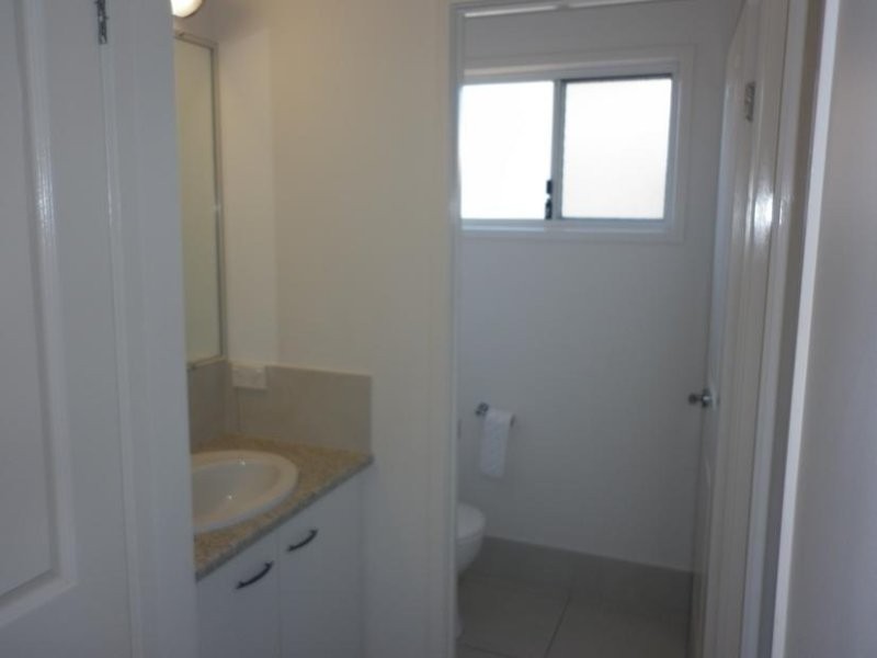87 Lakes Entrance Drive, Springfield Lakes QLD 4300