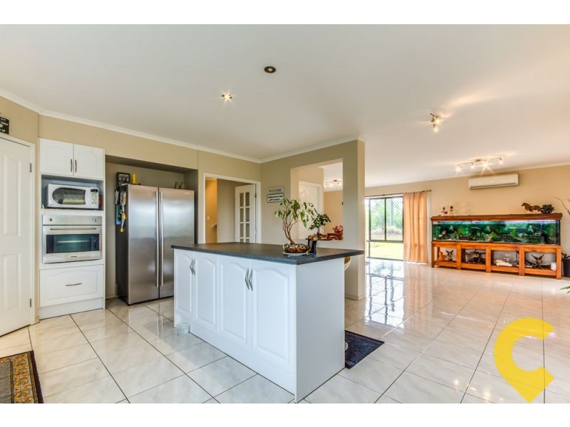 19 Anthony Court, Summerholm QLD 4341