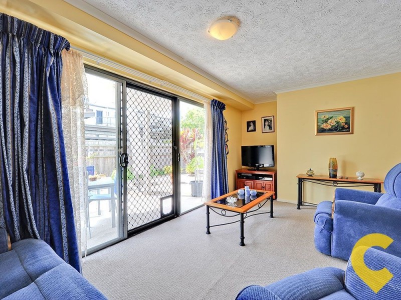 2/66 University Drive, Meadowbrook QLD 4131