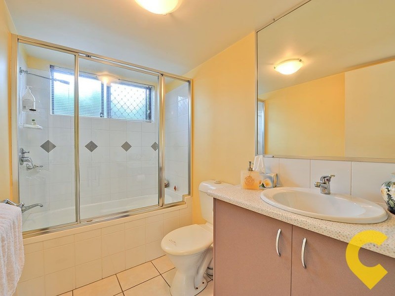 2/66 University Drive, Meadowbrook QLD 4131