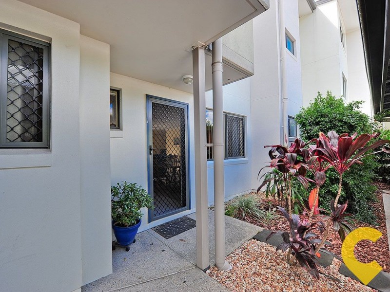 2/66 University Drive, Meadowbrook QLD 4131