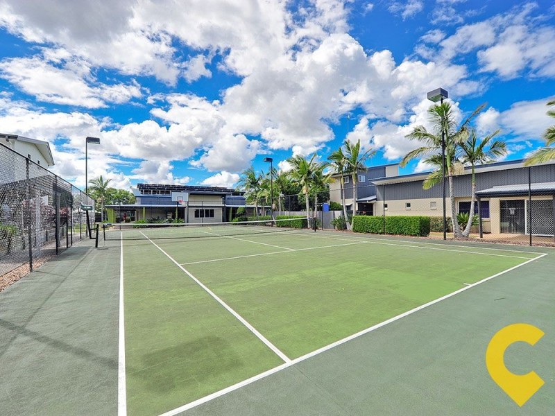 2/66 University Drive, Meadowbrook QLD 4131