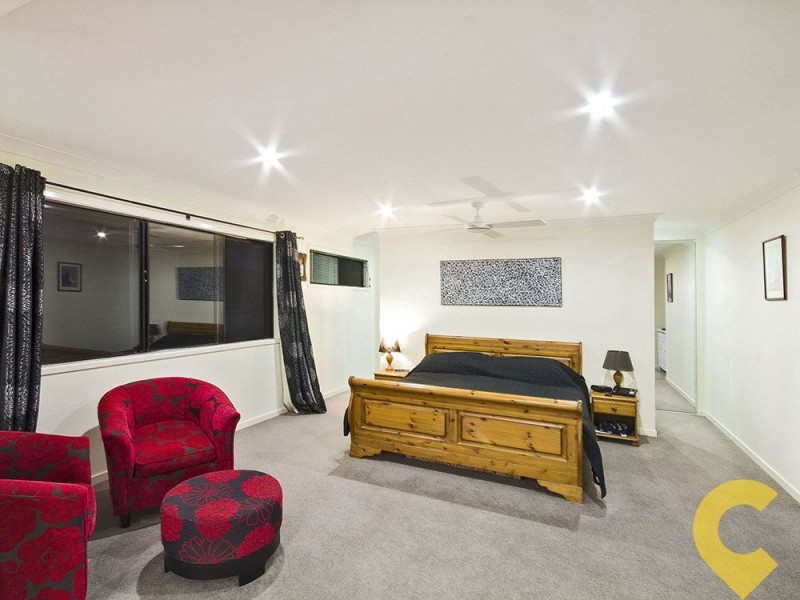 35 Kingfisher Drive, Upper Kedron QLD 4055