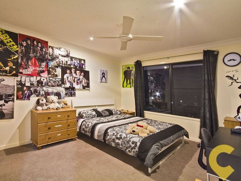 35 Kingfisher Drive, Upper Kedron QLD 4055