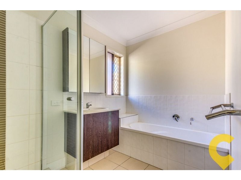 10 Lachlan Lane, Hillcrest QLD 4118