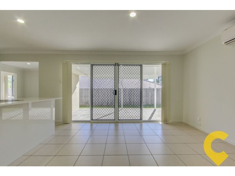 18 Lachlan Lane, Hillcrest QLD 4118