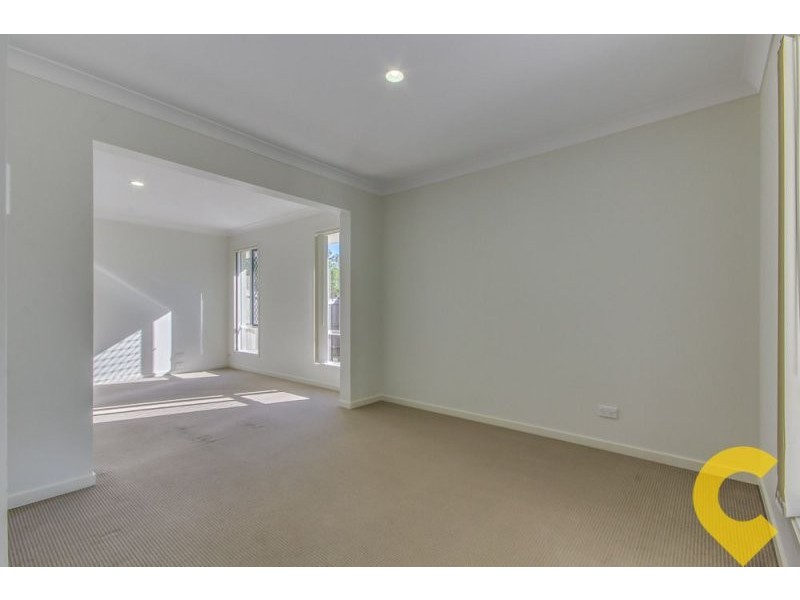 18 Lachlan Lane, Hillcrest QLD 4118