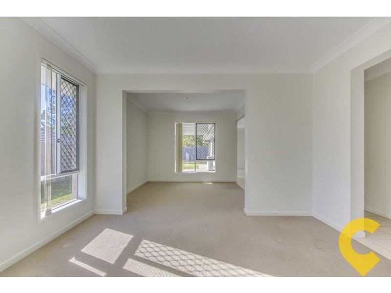 18 Lachlan Lane, Hillcrest QLD 4118