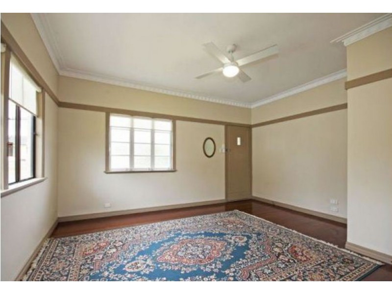 211 Pfingst Road, Wavell Heights QLD 4012