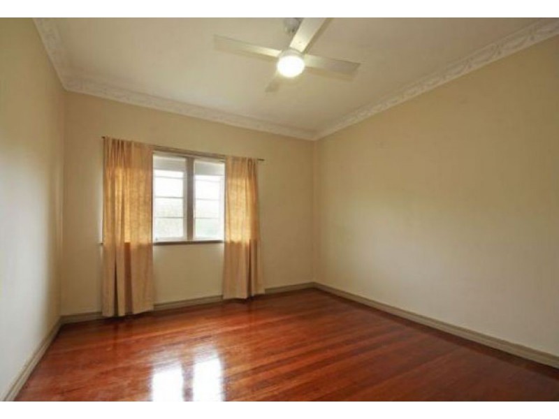 211 Pfingst Road, Wavell Heights QLD 4012