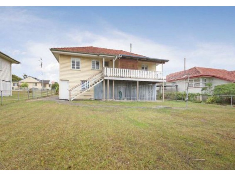 211 Pfingst Road, Wavell Heights QLD 4012