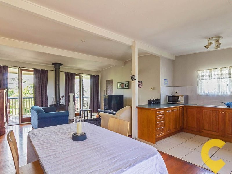 4 Gordon Road, Ferny Hills QLD 4055