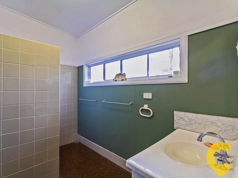 4 Gordon Road, Ferny Hills QLD 4055