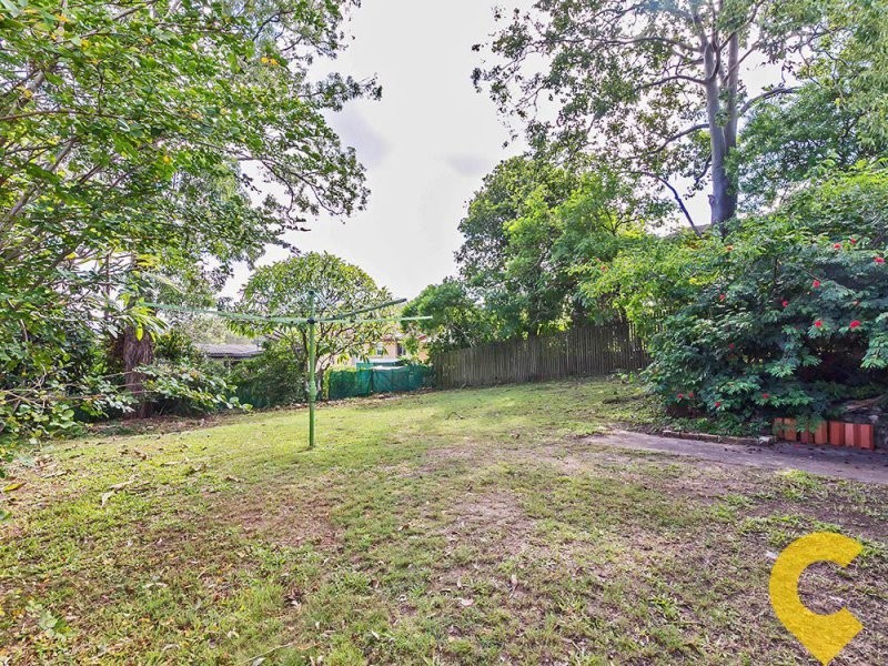 4 Gordon Road, Ferny Hills QLD 4055