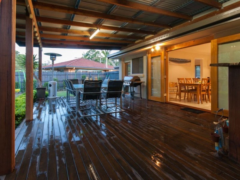 24 Shortland St, Springwood QLD 4127