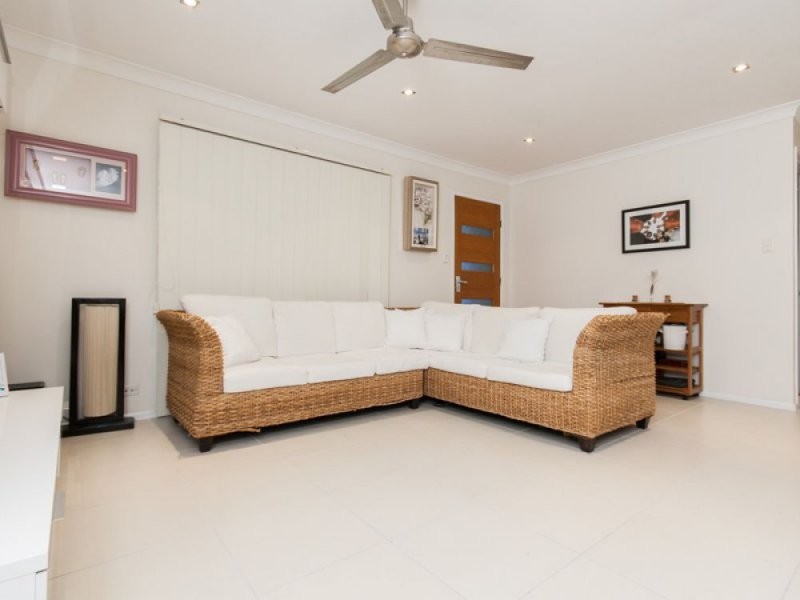 24 Shortland St, Springwood QLD 4127