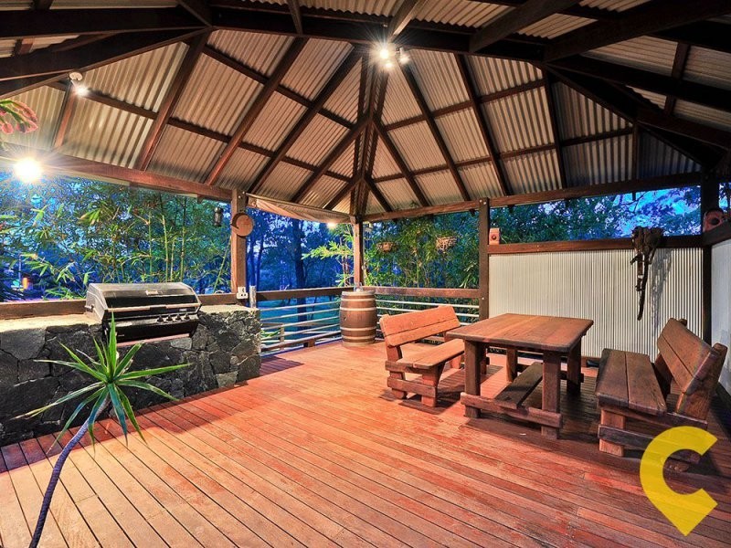 8 Parton Street, Stafford Heights QLD 4053