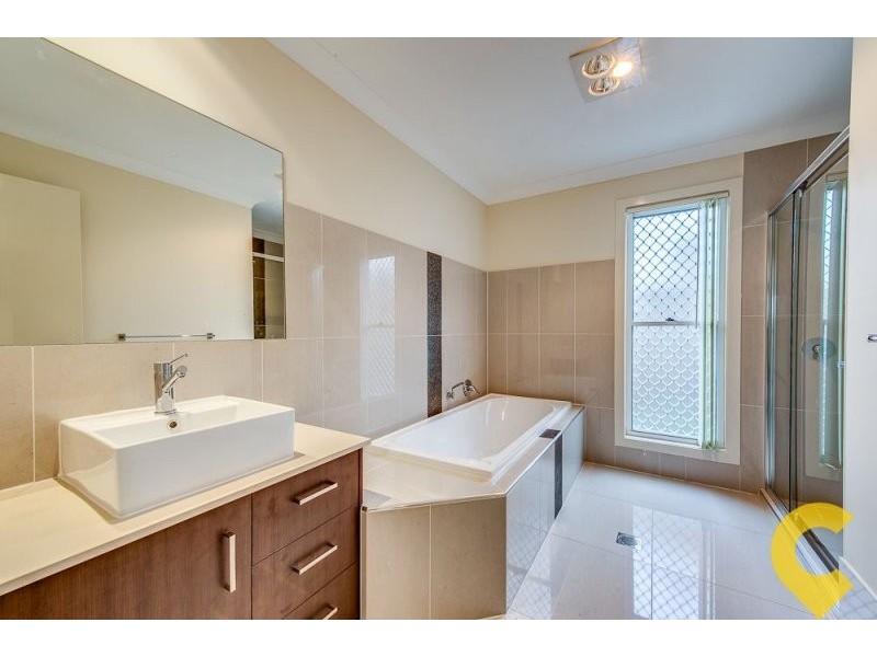 4 Kirkwood Terrace, Springfield Lakes QLD 4300