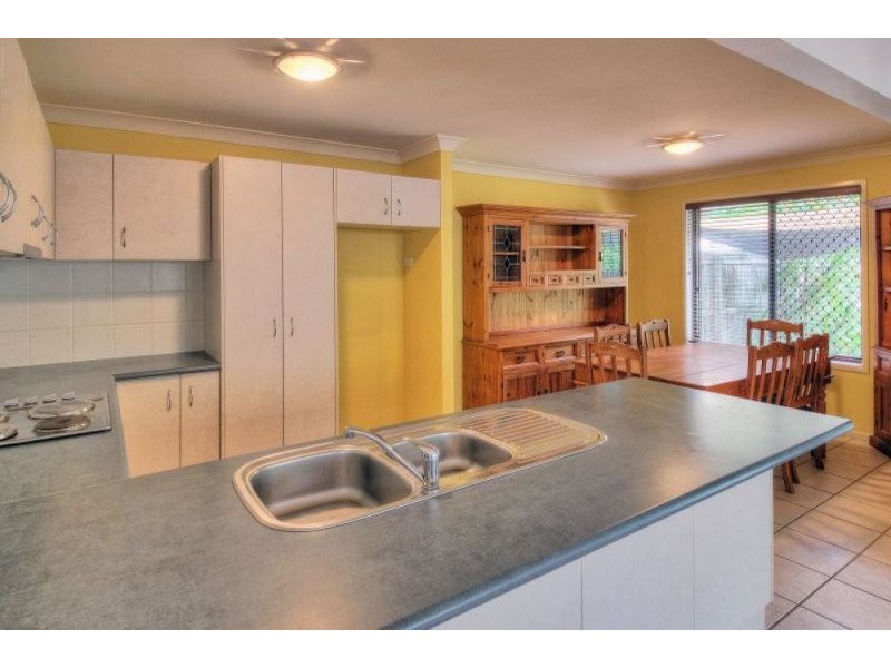 17 Maryland Place, Parkinson QLD 4115
