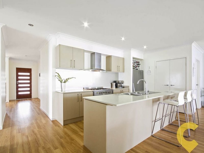 5 Amorosa Court, Eatons Hill QLD 4037