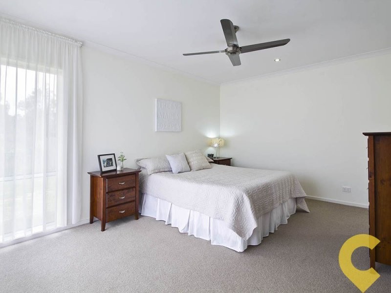 5 Amorosa Court, Eatons Hill QLD 4037