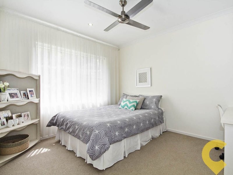 5 Amorosa Court, Eatons Hill QLD 4037