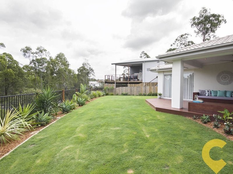 5 Amorosa Court, Eatons Hill QLD 4037