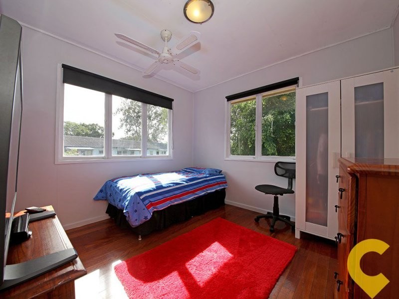 1 Station Street (1071 Anzac Avenue), Petrie QLD 4502