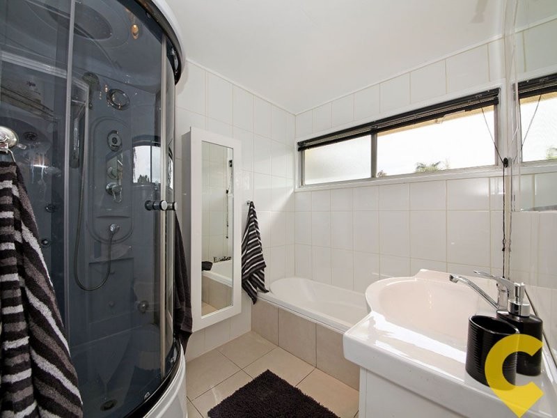 1 Station Street (1071 Anzac Avenue), Petrie QLD 4502